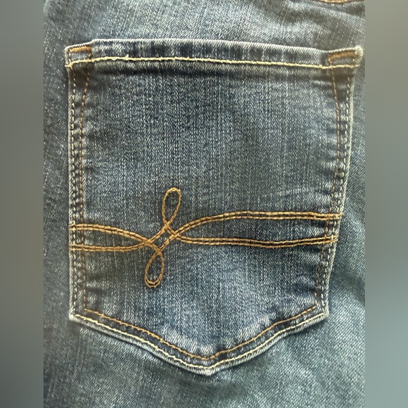 Women’s Denizen From Levi’s Blue Denim Shorts, Bermuda style - Picture 4 of 6